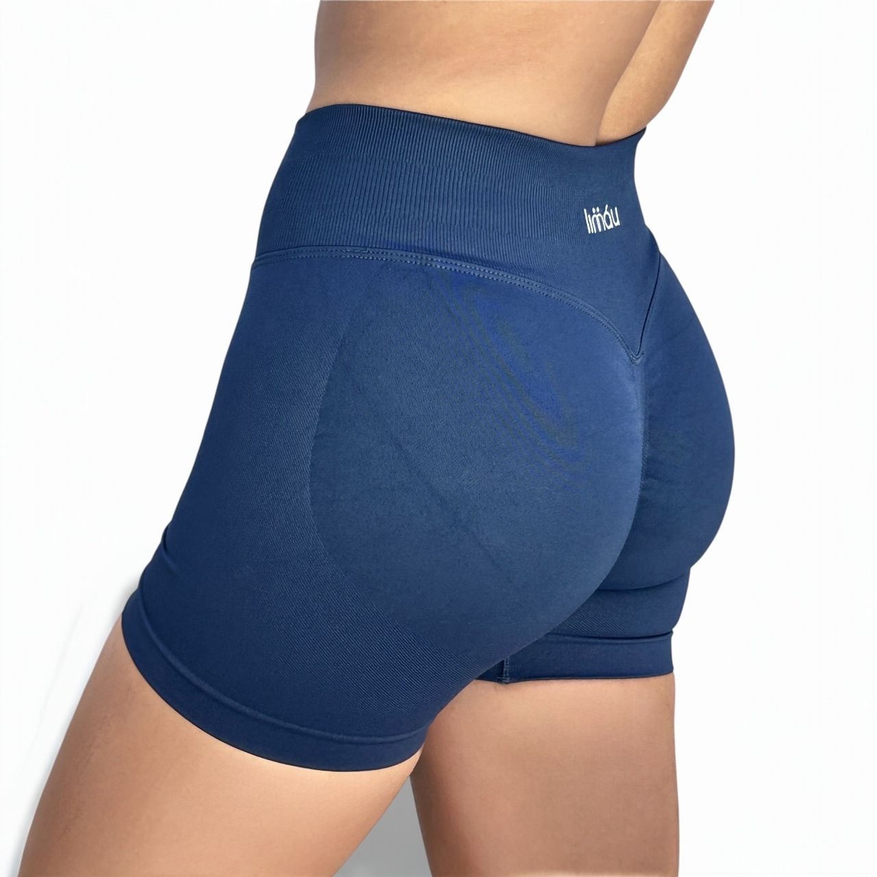 Essence Short Navy